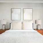 Spacious 3Bdr & 2Bth In Sm - 5-7 Mins To The Beach