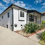 Updated 3-Bedroom La Home With Backyard, Bbq & Family-Friendly Amenities