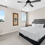 Spacious 6Br Retreat In The Heart Of La