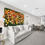 Spacious 6Br Retreat In The Heart Of La