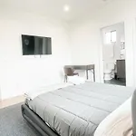 Spacious 4 Bedroom House In K Town - Cl1 - Bev