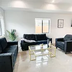 Spacious 4 Bedroom House In K Town - Cl1 - Bev