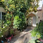 5 Minutes To Rodeo Drive! 2 Bedroom Man Cave Apartment Beverly Hills Adj