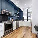 Spacious 4Br Townhouse With Free Parking And Rooftop