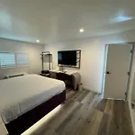 Hotel Rudra - Hollywood