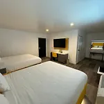 Hotel Rudra - Hollywood