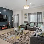 Family/Pet Friendly Home Near Hollywood & Pasadena