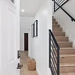 Fashion Loft 2 Bedroom Downtown