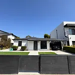 Modern 2Br Stylish & Cozy Unit