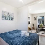 Cozy Ground-Floor Studio Near Beverly Hills Dining & Pico Blvd