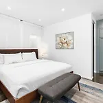 Luxurious 4 King Bedtownhouse With Free Parking And Rooftop