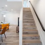 Stylish & Cozy Retreat Near Usc & Downtown La