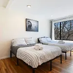 Comfortable 1-Bedroom Near Beverly Hills And Top La Attractions