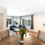Comfortable 1-Bedroom Near Beverly Hills And Top La Attractions