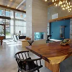 Marina Del Rey With All Amenities