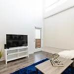 Luxury Penthouse In Prime Hollywood Location