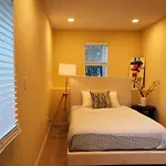 Hollywood Hills Haven-Guest House