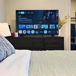 Hollywood Hills Haven-Guest House