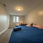 The Blue Hostel Near Usc, Dtla