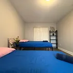 The Blue Hostel Near Usc, Dtla