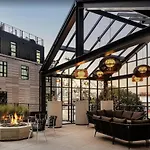 Modern Stay In Arts District La