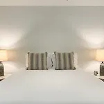 Suite Downtown Pool And Gym Access