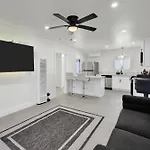 1 Bd 1Ba Home In Mid-City With Yard, Fire Pit & Grill