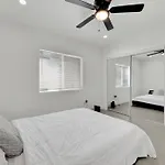 1 Bd 1Ba Home In Mid-City With Yard, Fire Pit & Grill
