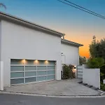 Luxury Hollywood Hills Home With Pool Outdoor Dining Iconic Views Skyline Chalet