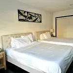 Private Guest House In West Hollywood