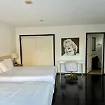 Private Guest House In West Hollywood