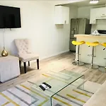 2 Bd Beverly Hills Guest House