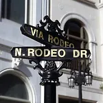 Modern 3 Bedroom Guest Home In Quiet Area Newly Built 10 Minutes To Rodeo Drive