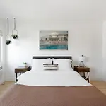 Sunny Studio Near Culver City