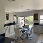 5 Bedroom House In Beverly Hills