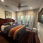 Spacious Resort Getaway @ Echo Park Ranch - Luxury Indoor/ Outdoor Home Steps From Sunset Blvd, Echo Park Lake, Dodgers Stadium