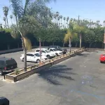 Bronco Motel