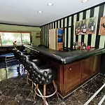 Frank Sinatra/Roger Miller/Clint Walkers Woodland Hills Mansion