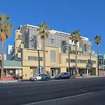Modern Studio In Santa Monica