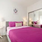 Cozy Walk Of Fame Studio Apartment