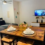 Mojave Studio Apartment In Hollywood