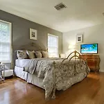 A Touch Of Cape Cod In West Hollywood