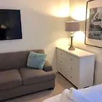 Spacious Hollywood 2Br Condo Near Dolby Theater