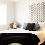 3Br 2Bthr House In Culver City-Midcity