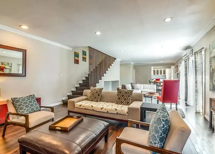 Stylish Hollywood Hills Home With Million Dollar Views Waiting For You!