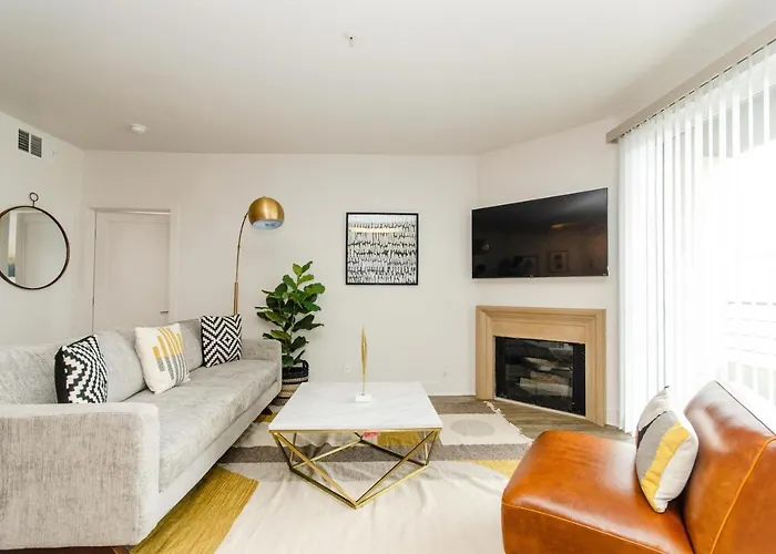 Marina Del Rey Venice 2 Bedroom Work Remote