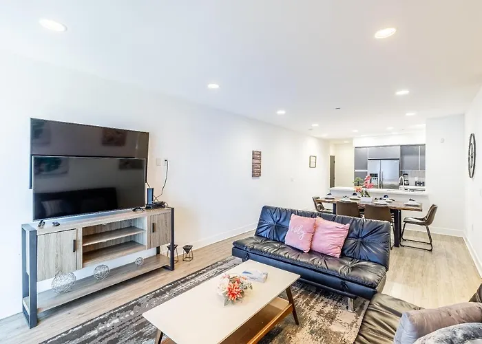 Fully Furnished 3 Bedroom Apartment On Poinsettia Place Apts