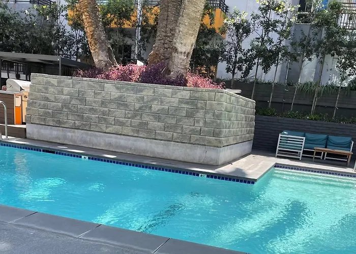 Modern Condo With Pool ,Near Hollywood,Dtla, Melrose