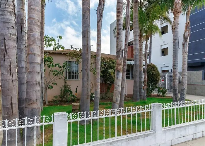 New 4 Bedroom Modern Villa In Mar Vista