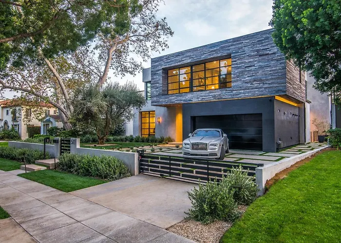 Beverly Hills Majestic Modern Mansion